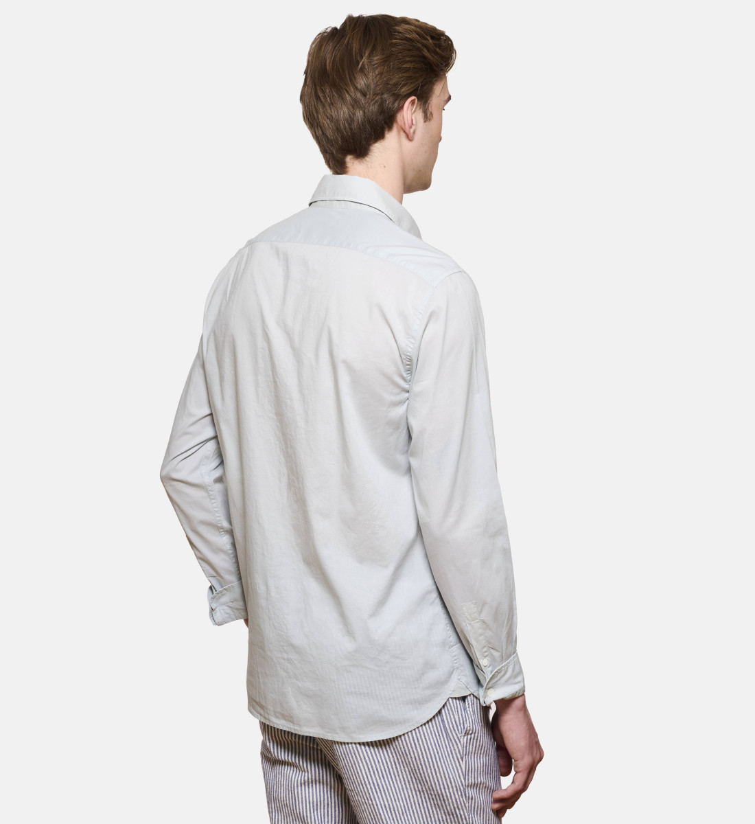 Chemise gris perle en voile de coton coupe droite