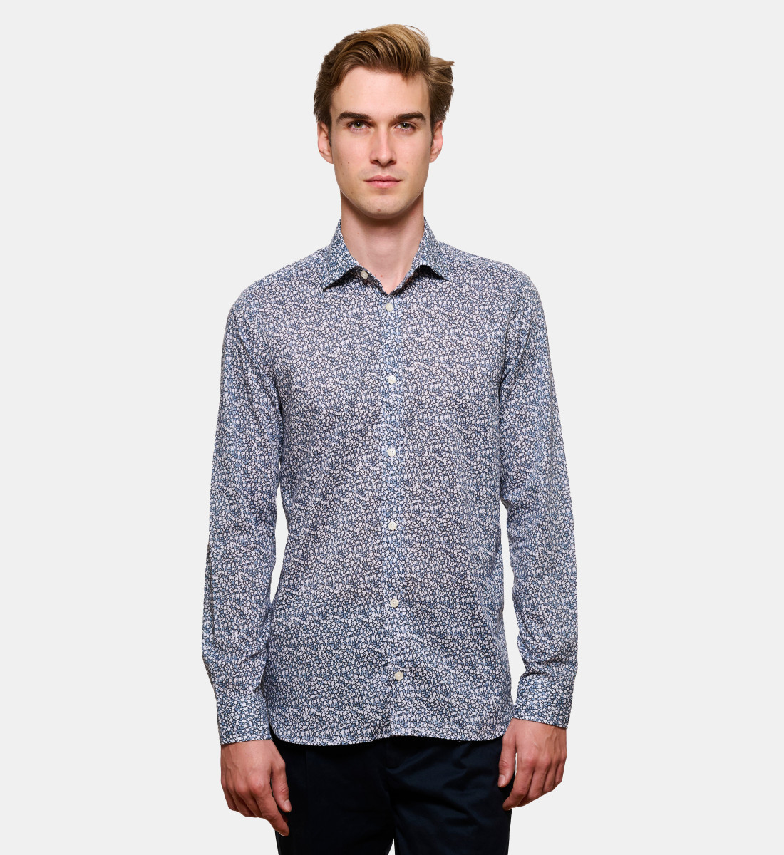 Chemise imprimée motifs floraux coupe cintrée