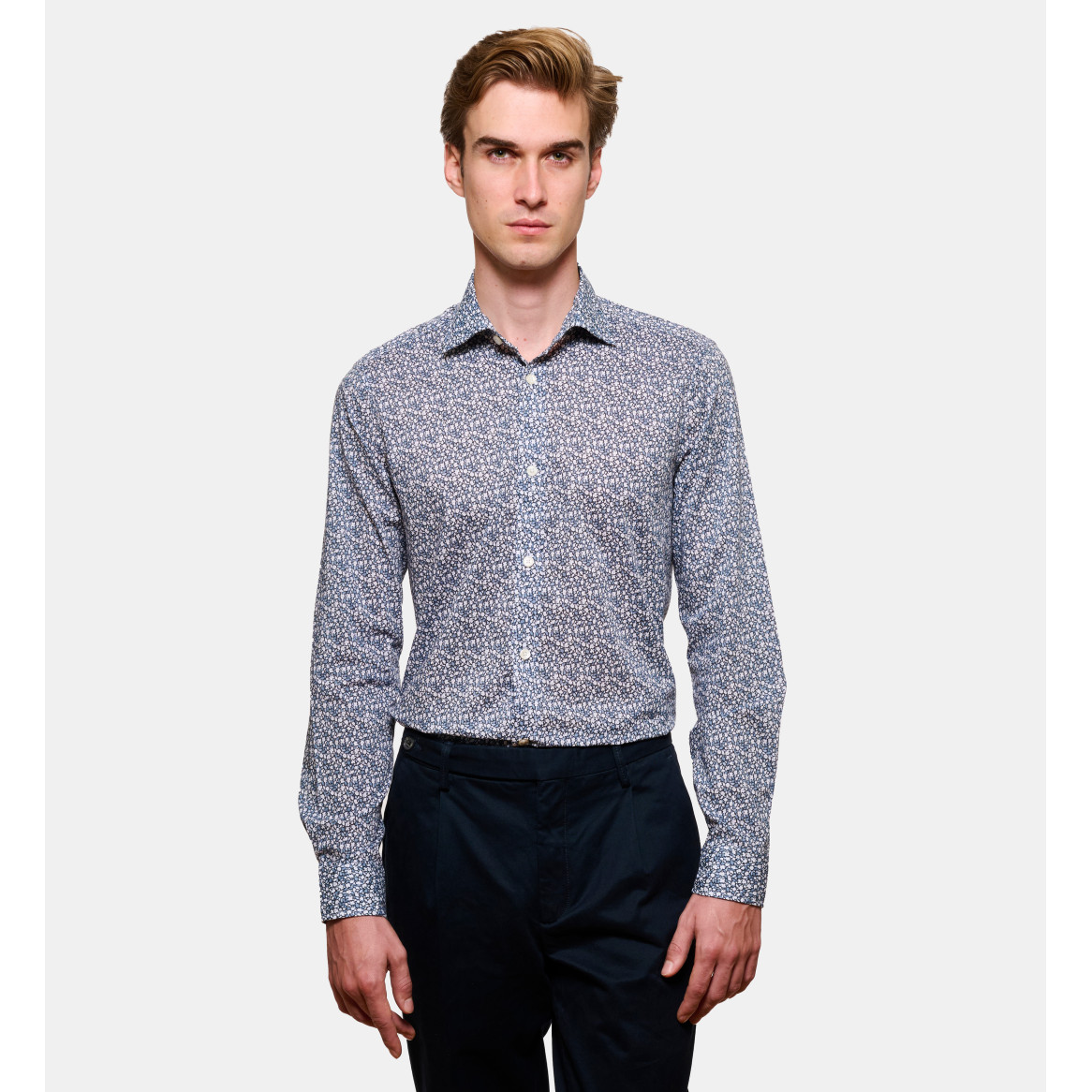 Chemise imprimée motifs floraux coupe cintrée