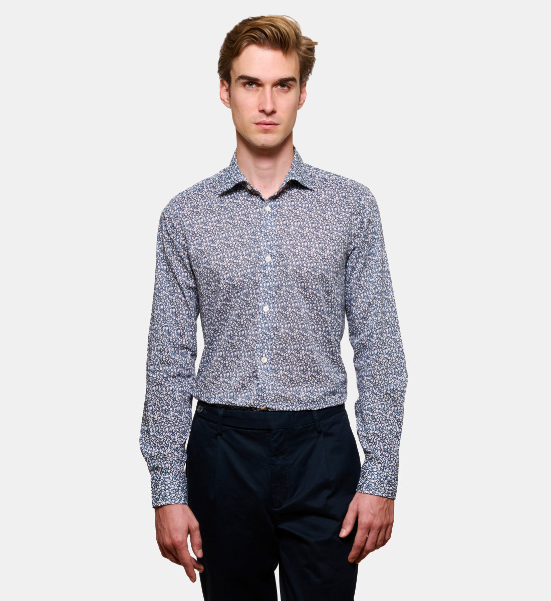 Chemise imprimée motifs floraux coupe cintrée