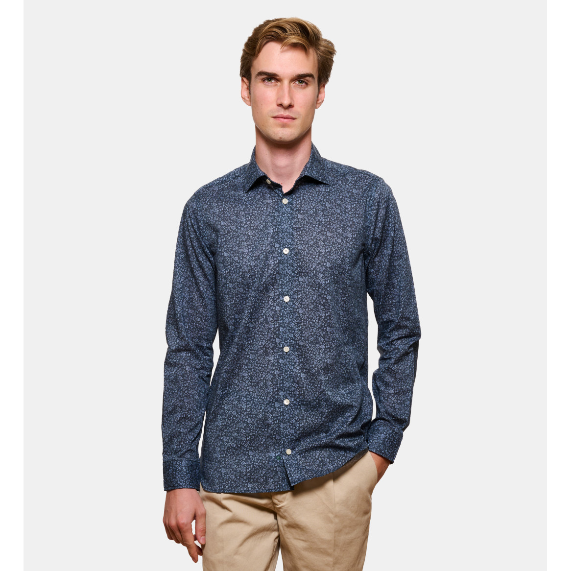 Chemise imprimée motifs floraux coupe cintrée